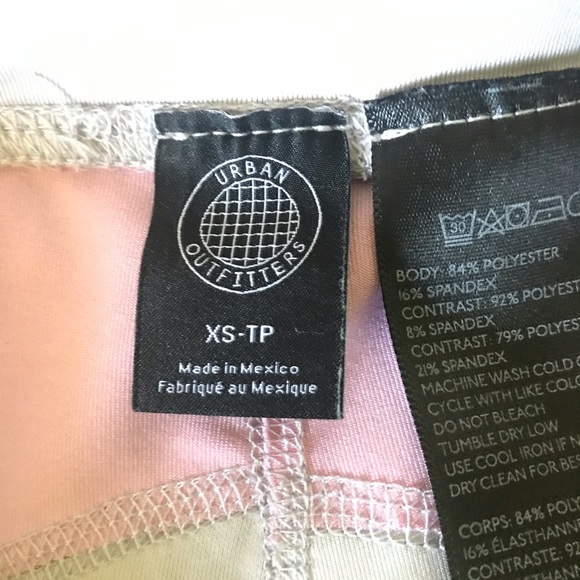 UO Colorblock Mesh Panel High-Waisted Bike Short - Picture 6 of 6